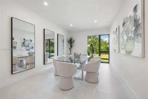 2127 SW 11th Terrace Miami FL 33135