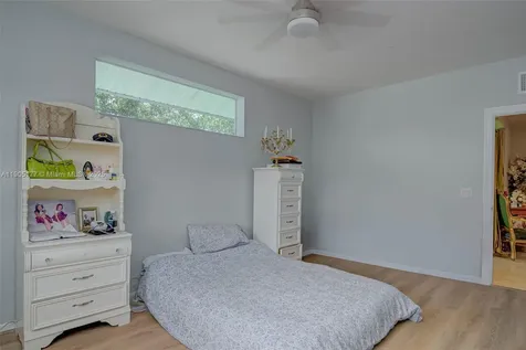 1050 Hancock Creek South Boulevard Cape Coral FL 33909