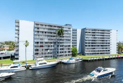 1800 NW 24th Avenue Miami FL 33125