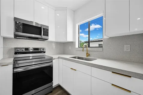 1918 Taft Street Hollywood FL 33020