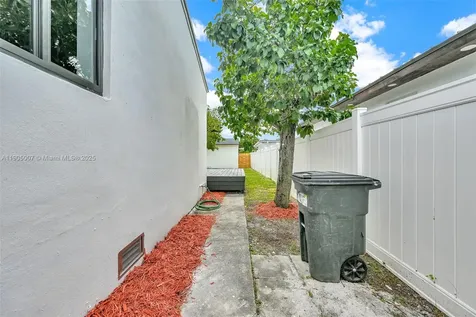 1918 Taft Street Hollywood FL 33020