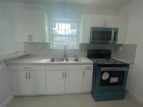 2260 NW 61st Street Miami FL 33142