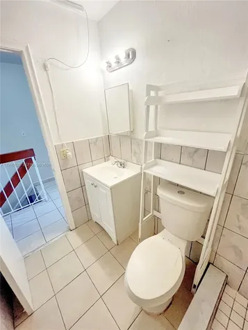 5712 W 25th Court Hialeah FL 33016