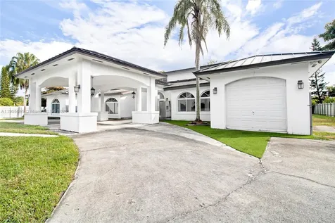 425 SW 129th Avenue Miami FL 33184