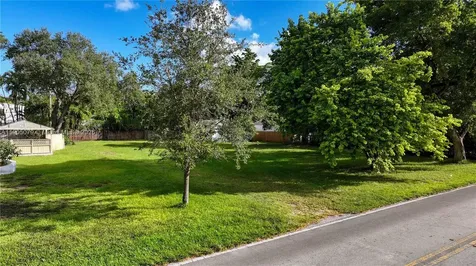 129 NE 87th Street El Portal FL 33138