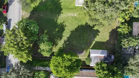 129 NE 87th Street El Portal FL 33138