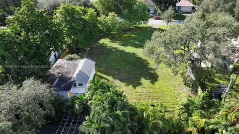 129 NE 87th Street El Portal FL 33138