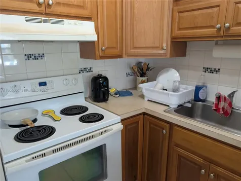 801 Atlantic Shores Boulevard Hallandale Beach FL 33009