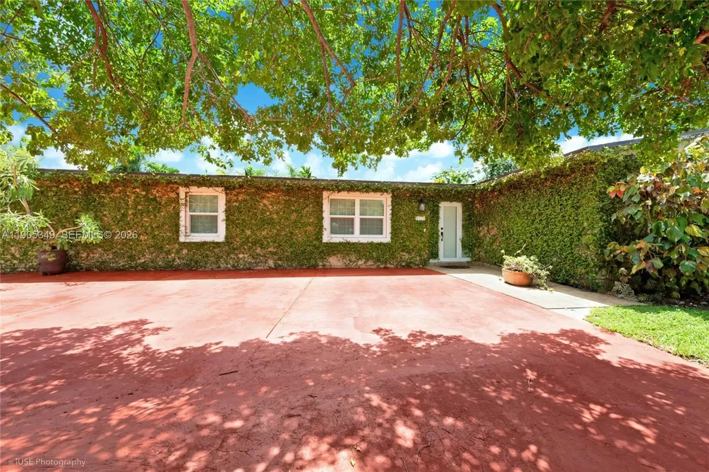 9500 SW 79th Street Miami FL 33173
