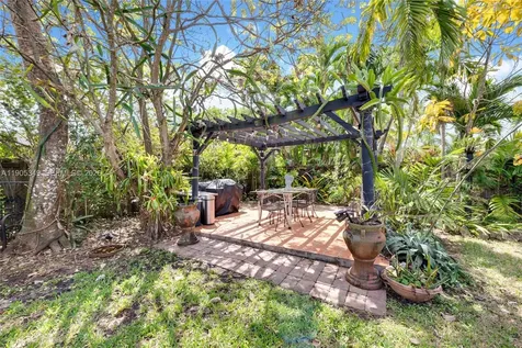 9500 SW 79th Street Miami FL 33173
