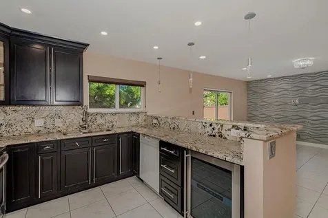 401 SW 76th Terrace North Lauderdale FL 33068