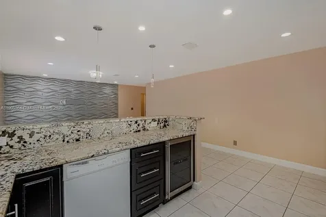 401 SW 76th Terrace North Lauderdale FL 33068