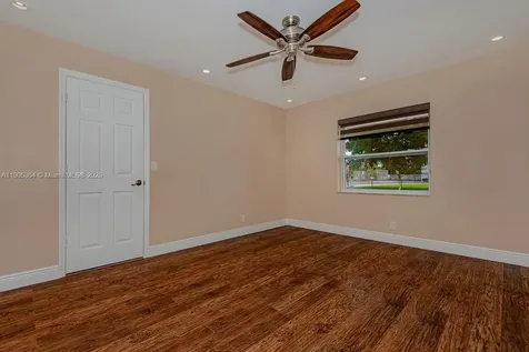 401 SW 76th Terrace North Lauderdale FL 33068