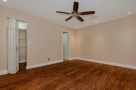 401 SW 76th Terrace North Lauderdale FL 33068