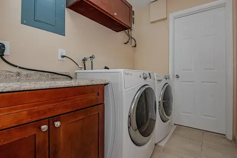401 SW 76th Terrace North Lauderdale FL 33068