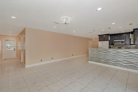 401 SW 76th Terrace North Lauderdale FL 33068
