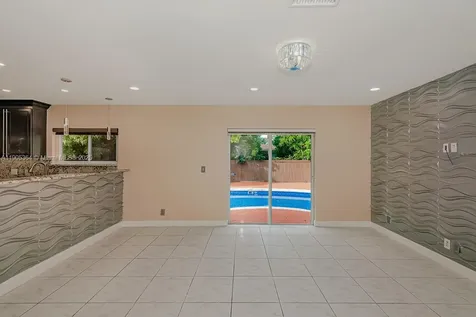 401 SW 76th Terrace North Lauderdale FL 33068