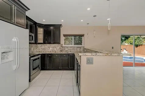 401 SW 76th Terrace North Lauderdale FL 33068