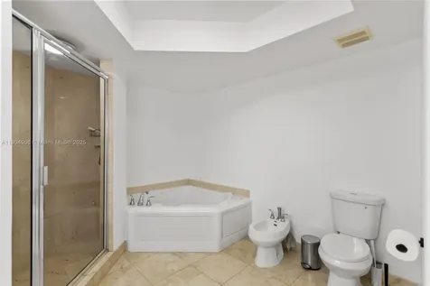 17555 Atlantic Boulevard Sunny Isles Beach FL 33160