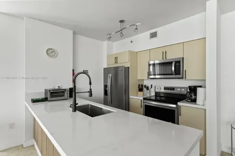 17555 Atlantic Boulevard Sunny Isles Beach FL 33160