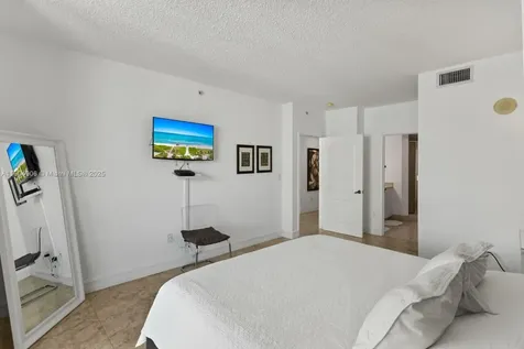 17555 Atlantic Boulevard Sunny Isles Beach FL 33160