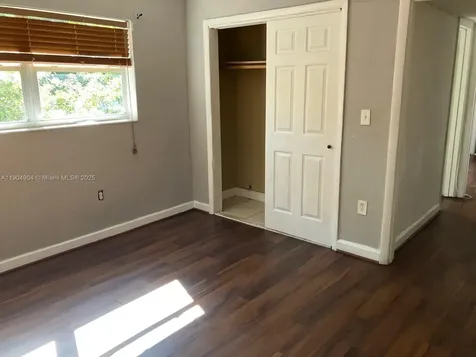 2835 NW 22nd Avenue Miami FL 33142
