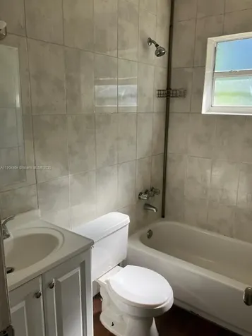 2835 NW 22nd Avenue Miami FL 33142