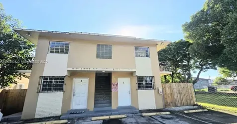 2835 NW 22nd Avenue Miami FL 33142