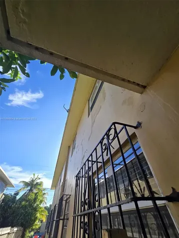 2835 NW 22nd Avenue Miami FL 33142