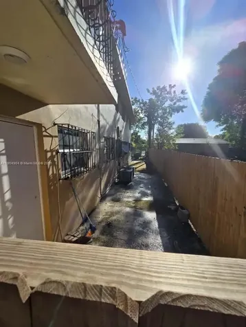 2835 NW 22nd Avenue Miami FL 33142
