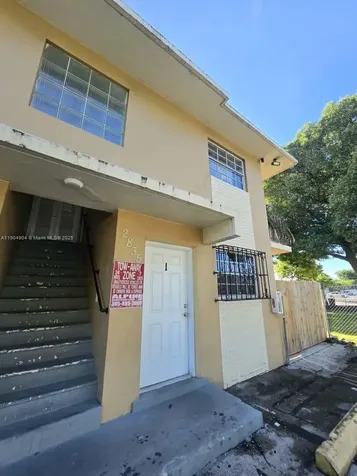 2835 NW 22nd Avenue Miami FL 33142