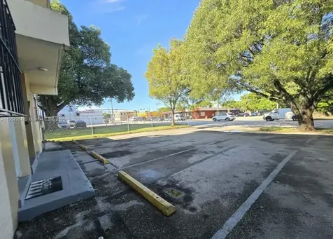 2835 NW 22nd Avenue Miami FL 33142