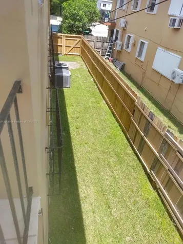 2835 NW 22nd Avenue Miami FL 33142