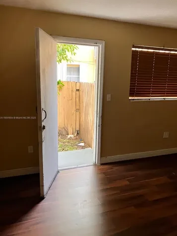 2835 NW 22nd Avenue Miami FL 33142