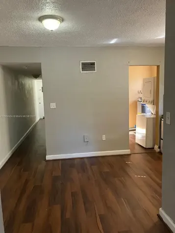 2835 NW 22nd Avenue Miami FL 33142