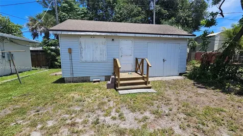 1209 N 17th Court Hollywood FL 33020