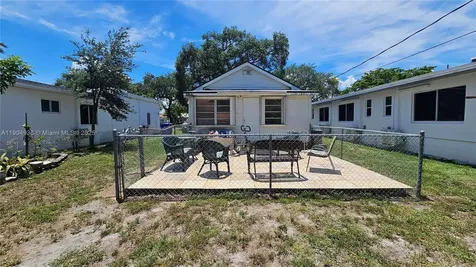 1209 N 17th Court Hollywood FL 33020