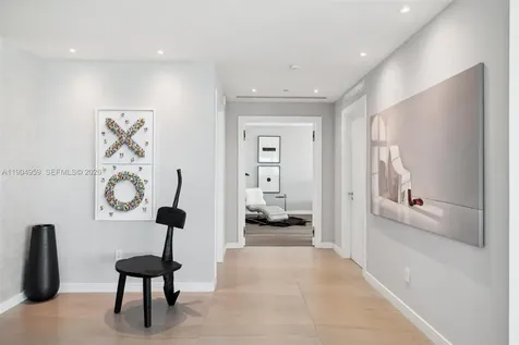 100 S Pointe Drive Miami Beach FL 33139