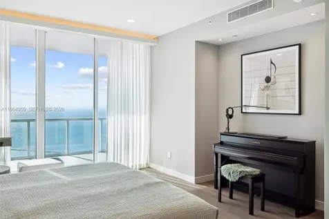 100 S Pointe Drive Miami Beach FL 33139