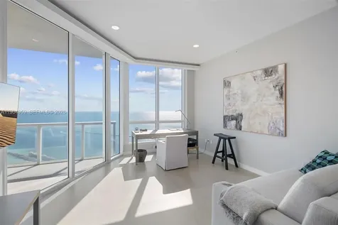 100 S Pointe Drive Miami Beach FL 33139