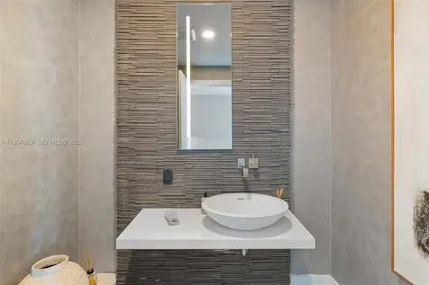 100 S Pointe Drive Miami Beach FL 33139