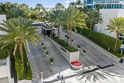 100 S Pointe Drive Miami Beach FL 33139