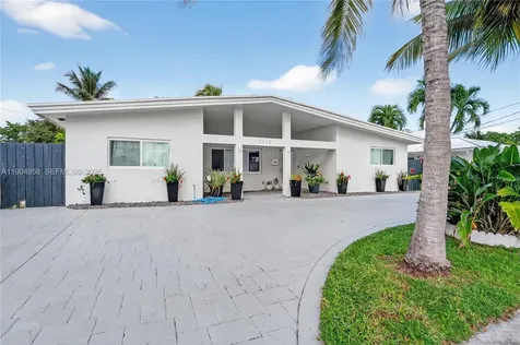 2325 NE 194 Street Miami FL 33180
