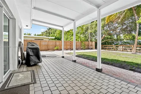 2325 NE 194 Street Miami FL 33180