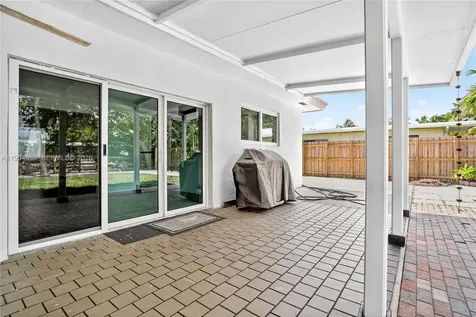 2325 NE 194 Street Miami FL 33180