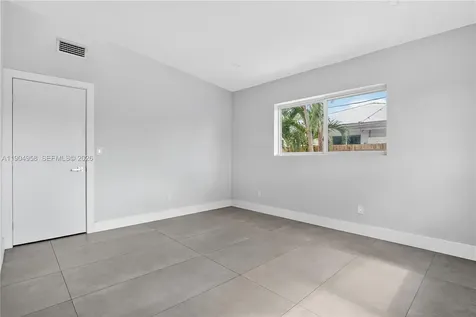 2325 NE 194 Street Miami FL 33180