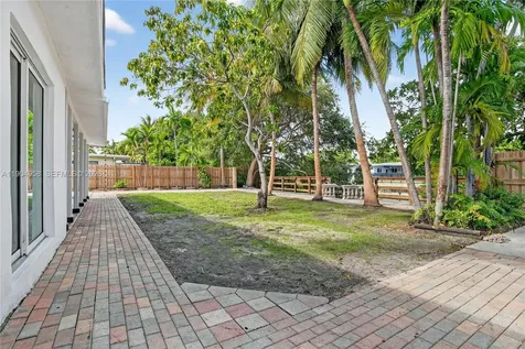 2325 NE 194 Street Miami FL 33180