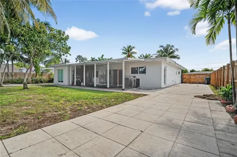 2325 NE 194 Street Miami FL 33180