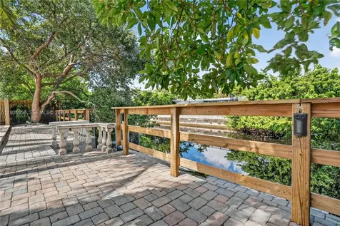 2325 NE 194 Street Miami FL 33180