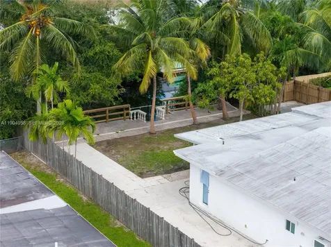 2325 NE 194 Street Miami FL 33180